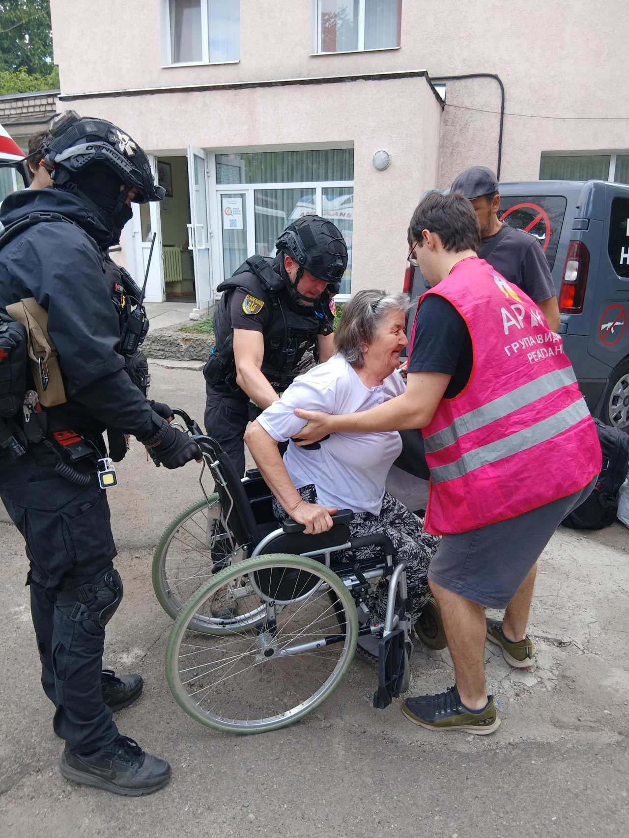 01 / Допомога при переміщенні